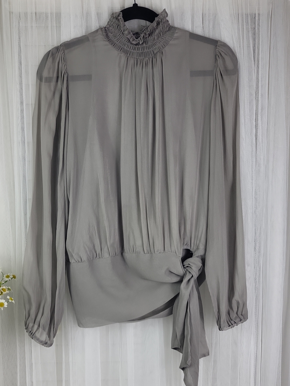 Lola & Sophie Grey Chiffon Ruffle-Neck Long Sleeve Top. Size XS